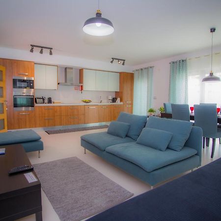 Surf And Stones Apartment Пеніші Екстер'єр фото