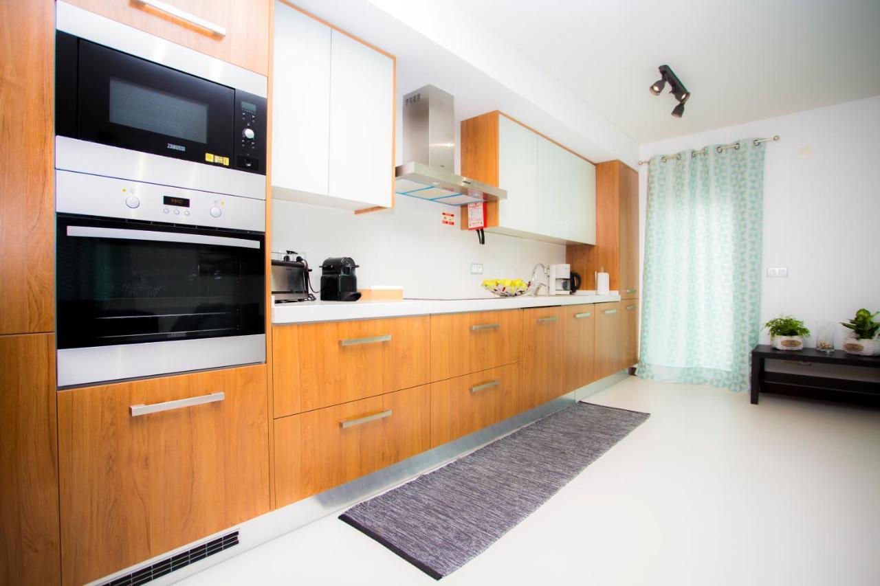 Surf And Stones Apartment Пеніші Екстер'єр фото